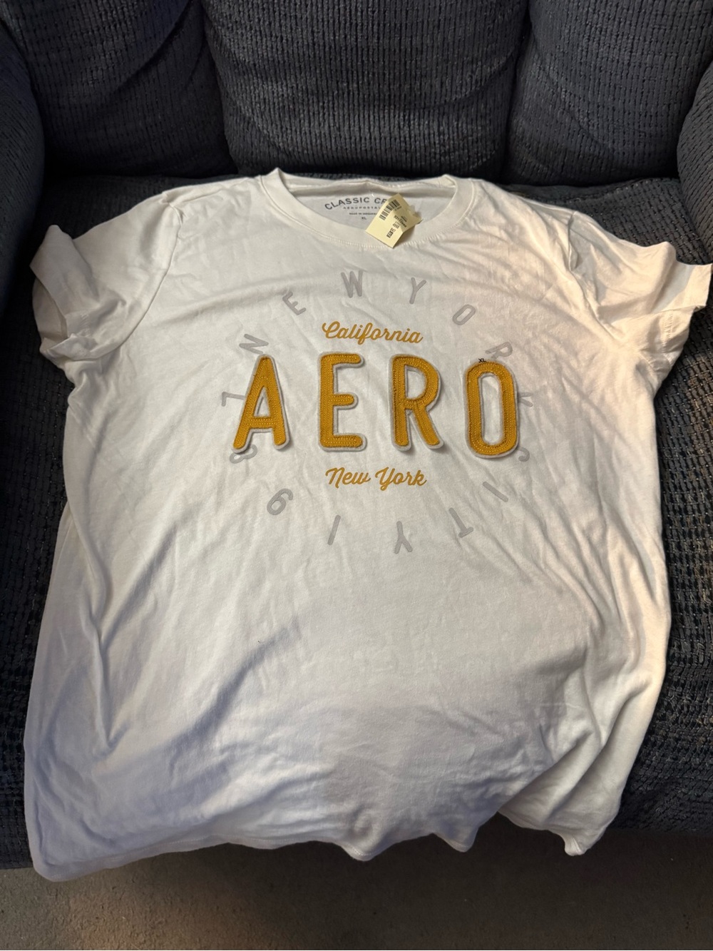 AERO White Graphic Tee with Yellow Logo X-Large